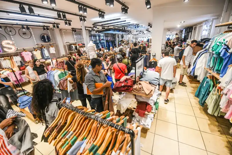 Las ventas minoristas de las pymes volvieron a caer en junio La caída de las ventas comenzó a impactar sobre la cadena de pagos, mientras las pymes enfrentan mayores costos y menor rentabilidad.