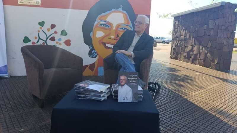 El cardiólogo del Garrahan Horacio Vogelfang presentó su libro en Posadas y valoró el sistema sanitario misionero 3 Vogelfang 3 - 2