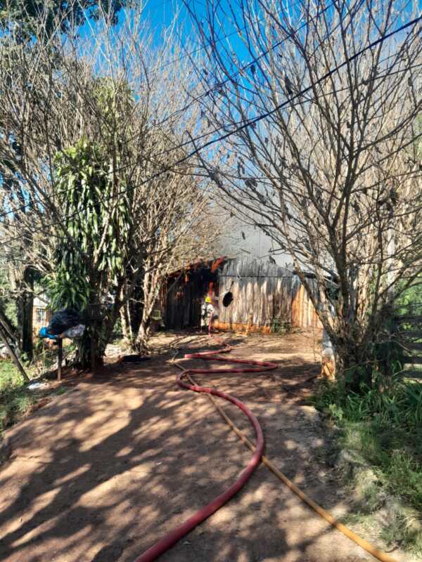 Iguazú: una discusión familiar terminó con un incendio y graves daños materiales