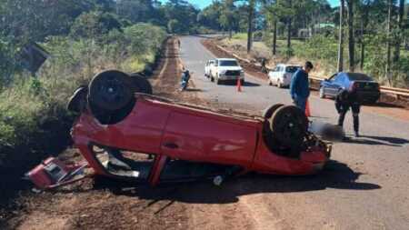 conductor herido tras despistar y volcar sobre la Ruta Provincial 17