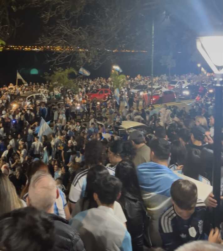¡Vamos nosotros! Así festejó Misiones el pase de la Selección Argentina a la final del Mundial 2026 41 WhatsApp Image 2026 07 15 at 19.18.27 - 40