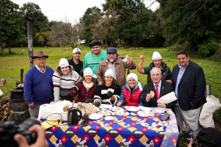 Passalacqua encabezó en Cerro Corá el acto por el 210° Día de la Independencia 9 acto cerro cora 6 - 8