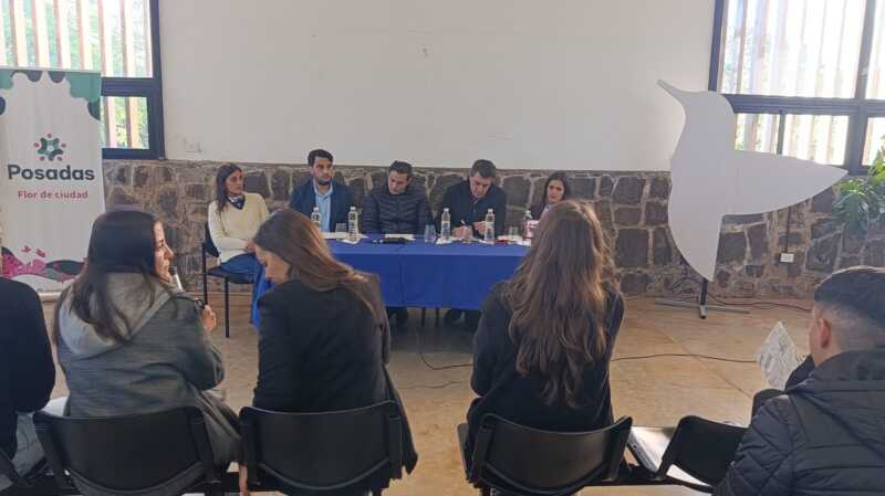 La audiencia pública reunió a vecinos, funcionarios y empresarios para debatir una nueva actualización de la tarifa del transporte urbano en Posadas.