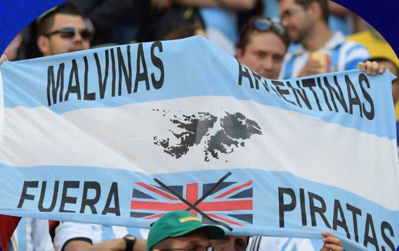 La FIFA prohibió el ingreso de banderas y símbolos sobre Malvinas para la semifinal entre Argentina e Inglaterra 5 banderas malvinas 2 - 4