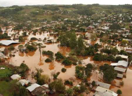 El Soberbio se prepara para una crecida histórica del río Uruguay: evacuarán familias desde este jueves el soberbio