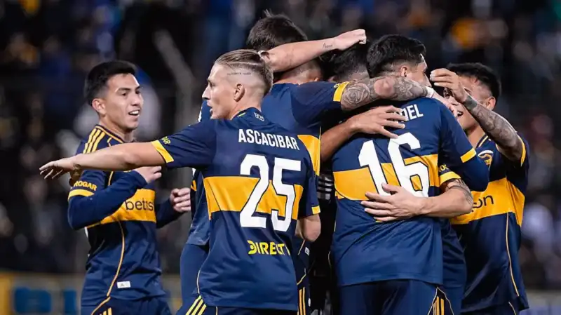 Con la vuelta de Paredes al plantel, Boca busca dar el primer paso ante O’Higgins 2 Boca recibe este jueves a O’Higgins de Chile por la ida de los playoffs de la Copa Sudamericana. Leandro Lozano quedó descartado por lesión y Dylan Gorosito será titular. Además, Leandro Paredes volvió tras disputar el Mundial 2026.