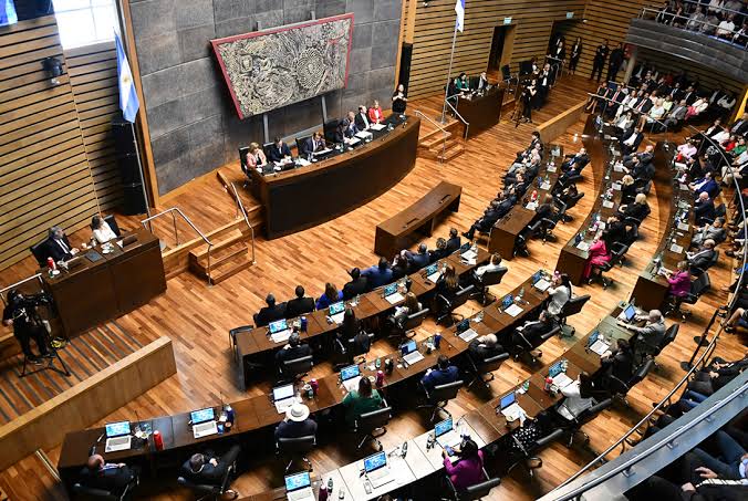 Durante una entrevista con Radio Up, Szychowski defendió la creación del nuevo bloque, cuestionó a Encuentro Misionero y pidió priorizar los intereses de Misiones frente a las decisiones nacionales.