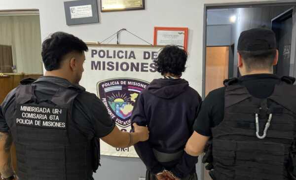 La Policía de Misiones detuvo a tres hombres investigados por distintos hechos delictivos en Posadas y recuperó una notebook que había sido robada y luego vendida.