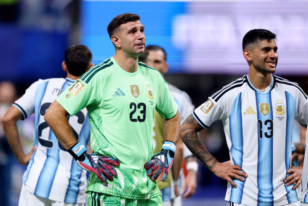 Emiliano "Dibu" Martínez sorprendió con un mensaje en redes sociales tras la derrota de Argentina en la final del Mundial 2026 y dejó abierta la posibilidad de dar un paso al costado de la Selección.