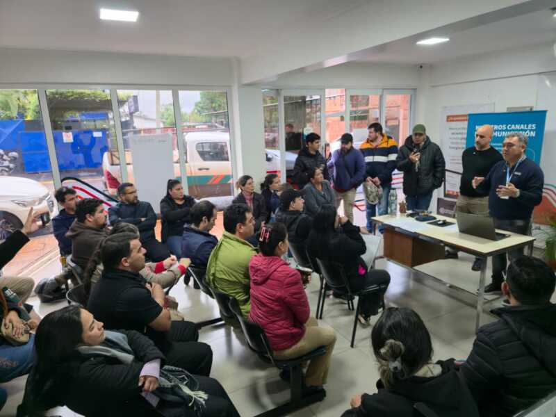 Energía de Misiones invertirá más de $800 millones para mejorar el servicio en Puerto Iguazú Energía de Misiones iniciará una obra integral de más de 800 millones de pesos para fortalecer el servicio eléctrico en los barrios Nuevo Iguazú y Las Palmeras, en Puerto Iguazú.