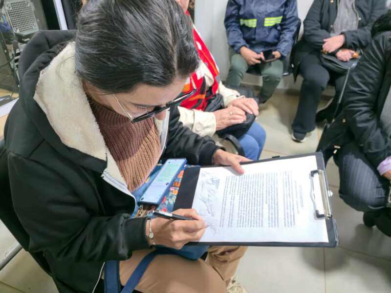 Energía de Misiones invertirá más de $800 millones para mejorar el servicio en Puerto Iguazú 3 Energía de Misiones iniciará una obra integral de más de 800 millones de pesos para fortalecer el servicio eléctrico en los barrios Nuevo Iguazú y Las Palmeras, en Puerto Iguazú.