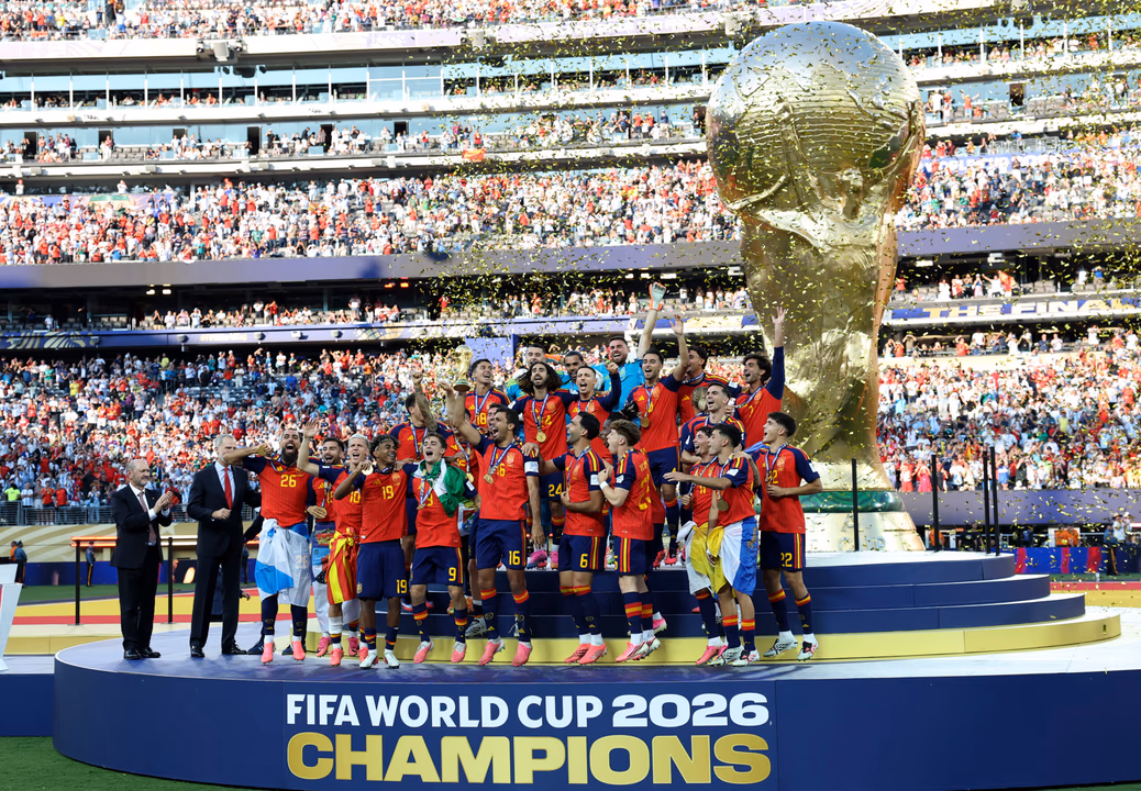 France Football anunció los nominados al Balón de Oro 2026. Dibu Martínez competirá por el Trofeo Yashin y la ceremonia será el 26 de octubre.