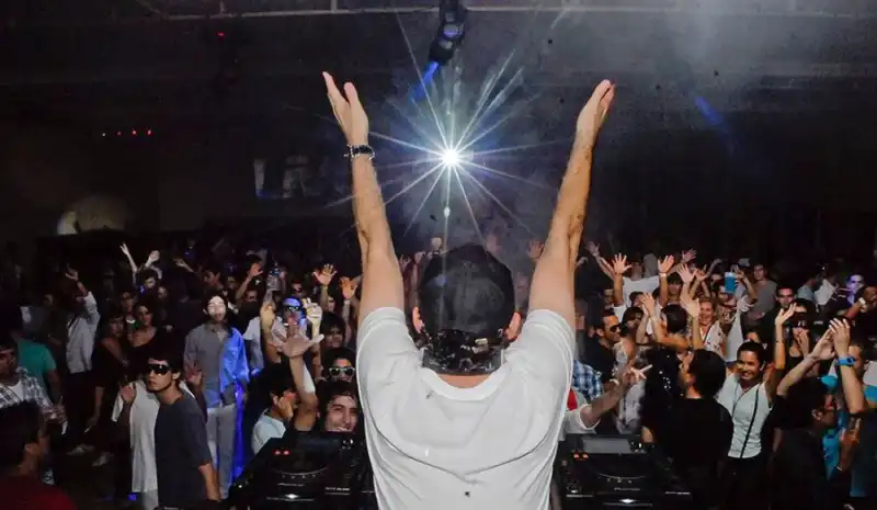 Referente de la música en Misiones, Flavio Bogado compartió su experiencia como DJ, coleccionista y productor, y dejó una mirada crítica sobre la realidad económica y el futuro de la industria musical.