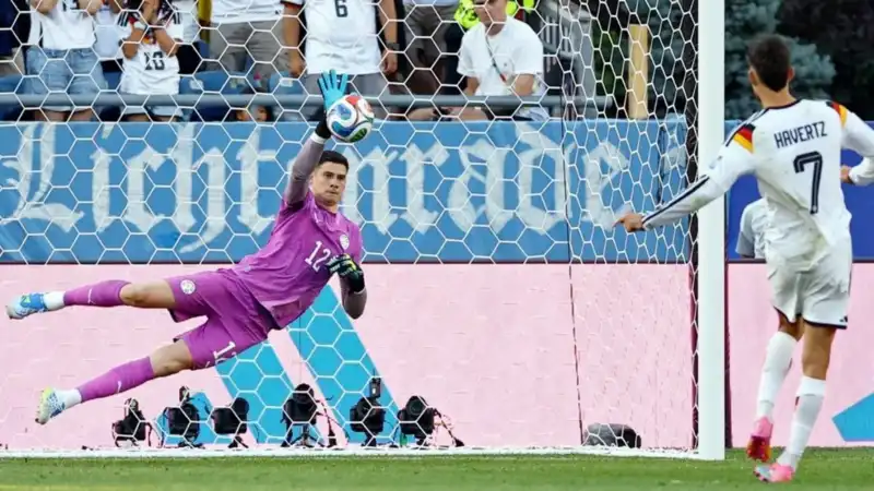 Paraguay busca otra utopía imposible ante Francia 4 Paraguay enfrentará a Francia por los octavos de final del Mundial 2026. El equipo de Gustavo Alfaro buscará otra hazaña tras eliminar a Alemania, mientras que los franceses llegan como máximos candidatos al título.