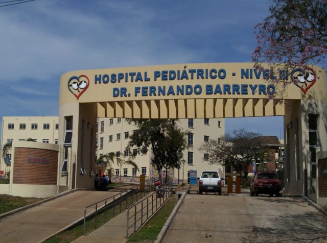 La madre que había abandonado el hospital junto a su bebé de siete meses fue localizada por la Policía y regresó voluntariamente al centro de salud.