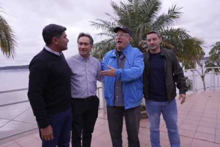 Intendentes reclamaron más obras eléctricas y alumbrado público al nuevo presidente de EMSA Intendentes reclamaron más obras eléctricas y alumbrado público al nuevo presidente de EMSA