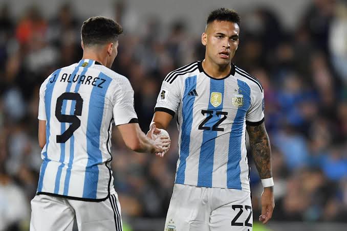 La Selección argentina ultima detalles para el duelo ante Cabo Verde por los 16avos de final del Mundial 2026. Lionel Scaloni aún mantiene tres incógnitas en la formación titular.