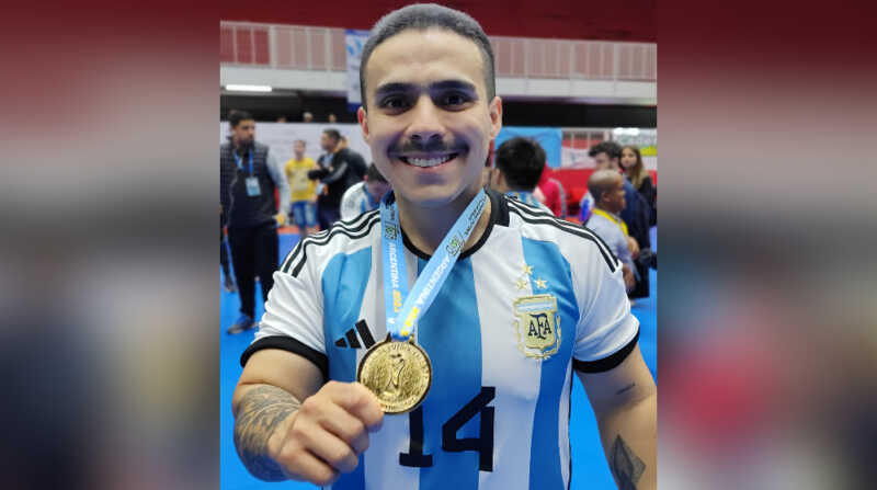 El misionero Martín Antúnez busca reunir fondos para representar a la Selección Argentina en el Mundial de Fútbol Talla Baja 2026, que se disputará en Marruecos.