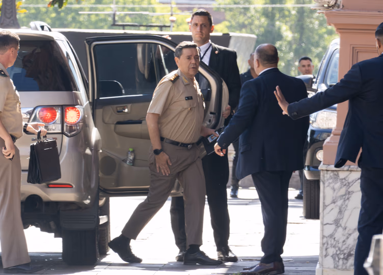 El beneficio comenzará a aplicarse sobre los haberes actualizados y busca reconocer la formación académica del personal de las Fuerzas Armadas.
