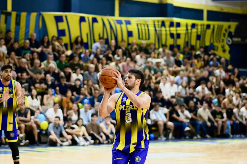 Mitre sueña con el ascenso a la Liga Argentina de básquet: "Ahora nos queda el paso más importante" 10 Bartolomé Mitre dejó atrás una de las series más intensas de la Liga Federal de Básquet al eliminar a Tokio en el clásico posadeño y meterse en la definición por un lugar en la Liga Argentina. Tras el festejo, el entrenador Matías Martinho ya puso el foco en el próximo desafío frente a El Ceibo de San Francisco.