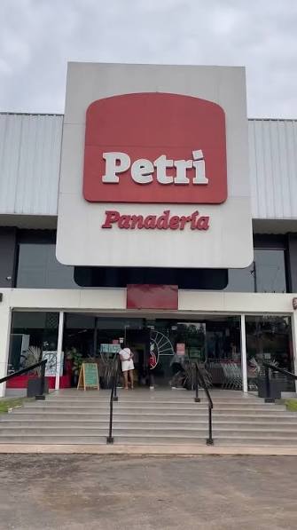 “Hace dos años viene picando el consumo”: un empresario panadero advirtió por la caída de ventas en Misiones 3 panaderia petri - 2