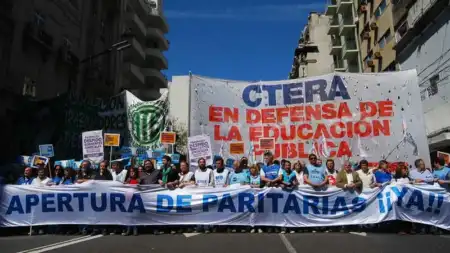 Ctera convocó a un paro nacional docente el próximo lunes: exigen la vuelta del Fonid y una nueva ley de financiamiento La Conadu Histórica convocó a un paro universitario del 18 al 22 de agosto por salarios, financiamiento y el cumplimiento de la Ley de Financiamiento Universitario.
