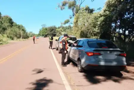 Vacaciones de invierno: la Policía de Misiones despliega monitoreo en tiempo real y tecnología para reforzar la seguridad vial La Policía de Misiones reforzó los controles y la vigilancia en rutas y corredores turísticos ante el incremento del tránsito por las vacaciones de invierno.