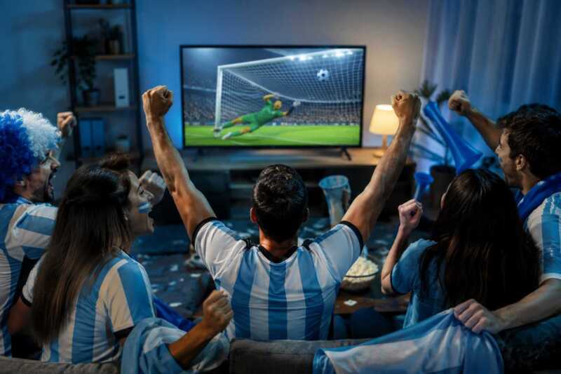 Mundial 2026: Los seis consejos para cuidar la voz y disfrutar los partidos de forma saludable Especialistas advierten que los gritos y el esfuerzo vocal durante los partidos del Mundial 2026 pueden provocar ronquera, disfonía y lesiones en las cuerdas vocales.