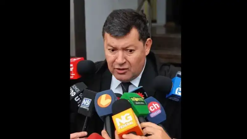La querella pidió analizar las cámaras, no descarta una segunda autopsia y cuestiona el traslado de Julián Álvarez Guardia al hospital