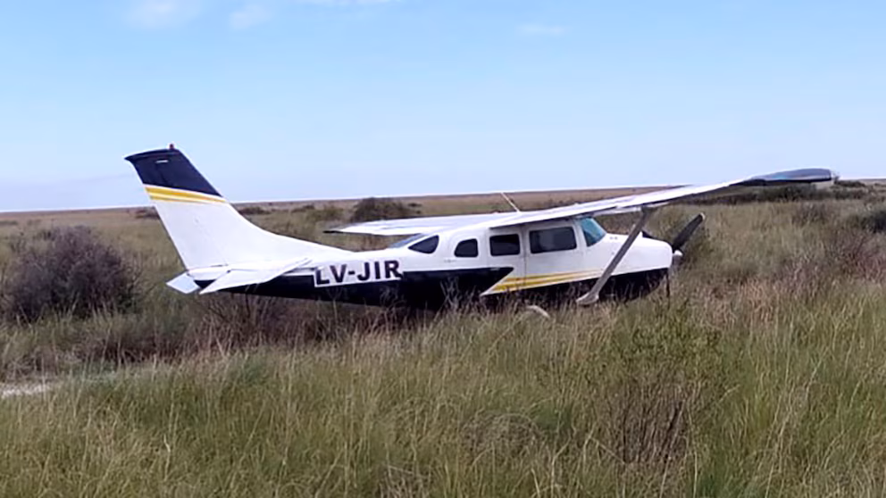 Investigan avioneta abandonada en Santiago del Estero por un posible vínculo narco Avioneta