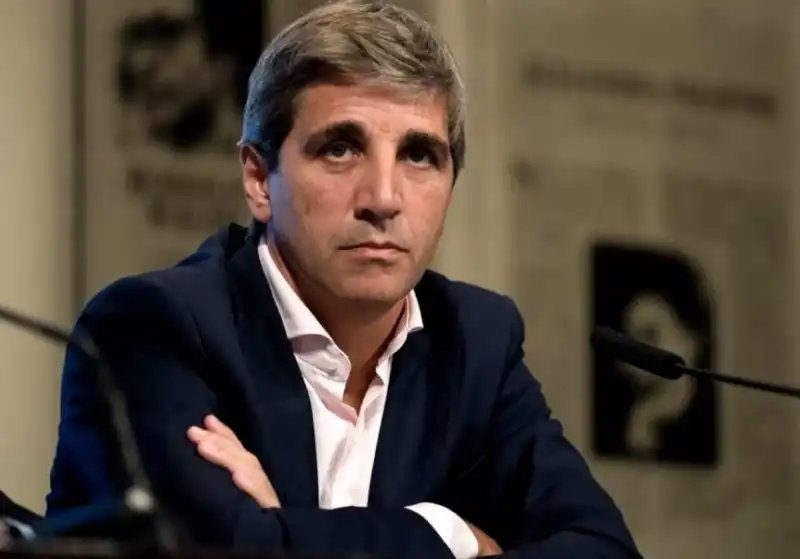 Milei presentó su declaración jurada: su patrimonio aumentó un 43% en su segundo año de gestión 3 Caputo Banco 1 - 2