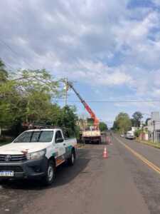 Temporal: Energia de Misiones trabaja para restablecer el servicio en las zonas afectadas Energia