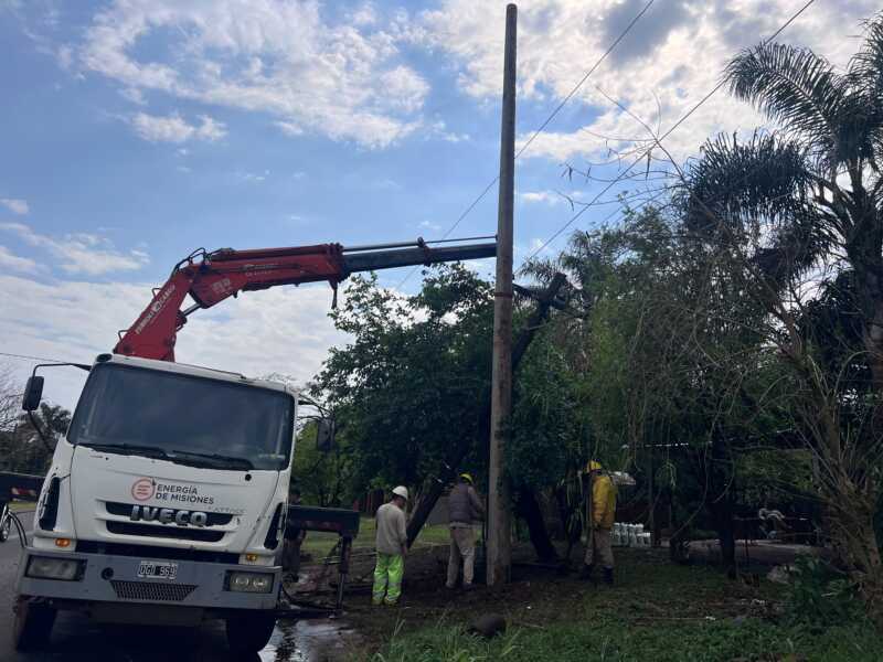 Temporal: Energia de Misiones trabaja para restablecer el servicio en las zonas afectadas 1 Energia