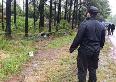 Dos hombres murieron luego de que la motocicleta en la que circulaban despistara sobre la Ruta Provincial 6, en jurisdicción de Gobernador Roca.