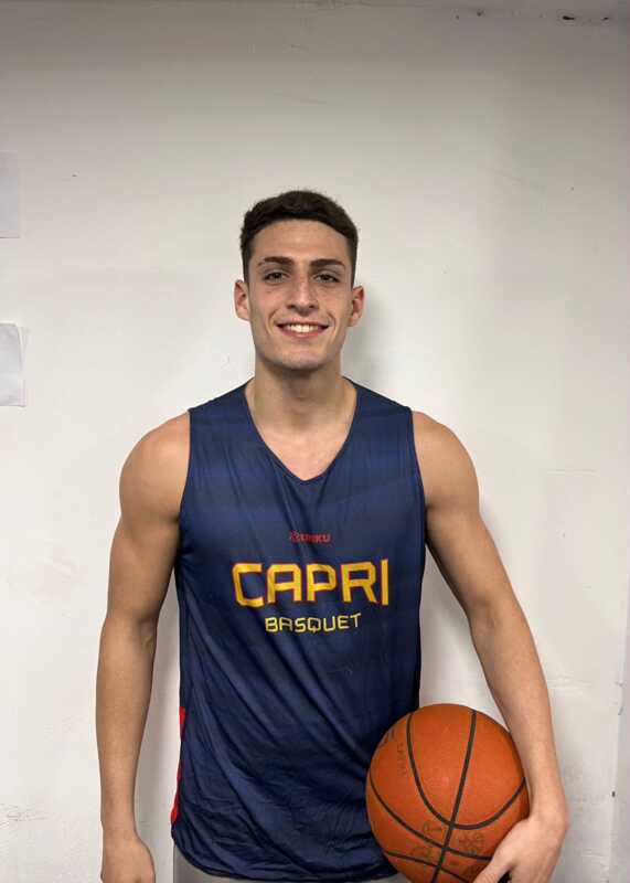 CAPRI apunta al Pre Federal con una base conocida y dos caras nuevas 4 CAPRI se prepara para el Pre Federal con Eduardo Díaz como entrenador. El Azzurro mantiene una base, suma juveniles y dos incorporaciones.