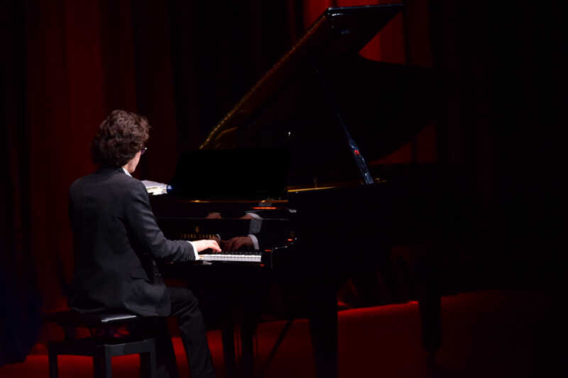El joven pianista misionero repasó sus comienzos, su experiencia en el Teatro Colón y los desafíos de la música académica en Misiones.