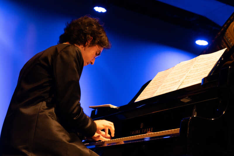A los 21 años, Nazareno combina conciertos, docencia, composición y nuevos sueños ligados a la música.