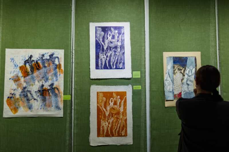 Museo Juan Yaparí: la nueva exposición de María Nathan invita a descubrir cómo evolucionó la belleza maria nathan