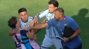 Paredes apuntó contra FIFA por los 10 partidos de suspensión tras la final Paredes