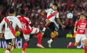 River recibe a Independiente Santa Fe por la revancha de los octavos de la Copa Sudamericana. Coudet recupera a Montiel, Acuña y Driussi.