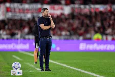 “Los cagones no hacen historia”: el durísimo mensaje de Coudet en WhatsApp tras una nueva derrota de River Coudet River