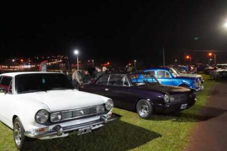 Más de 200 autos y una gran convocatoria en el Encuentro Internacional de Autos en Alem Encuentro Internacional de Autos en Alem
