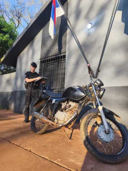Eldorado: huyó de la Policía y abandonó una moto con patente adulterada WhatsApp Image 2026 08 17 at 19.11.04 - 3