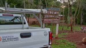 nuevo tendido eléctrico para la comunidad Mbaraka Poty de Iguazú