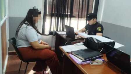 Detuvieron a una mujer acusada de usar la tarjeta de su vecina y generar una deuda de más de $4 millones detenida por usar la tarjeta de la vecina