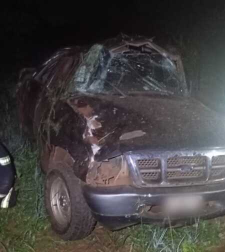 Despistó con una camioneta en la Ruta 19 y terminó internado camioneta