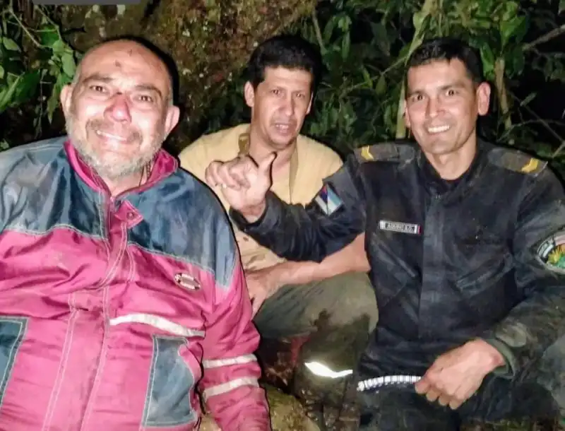 El ciudadano paraguayo rescatado en Colonia Delicia relató que un tigre lo persiguió y que pasó las noches en lo alto de los árboles El ciudadano paraguayo rescatado en Colonia Delicia relató que un tigre lo persiguió y que pasó las noches en lo alto de los árboles