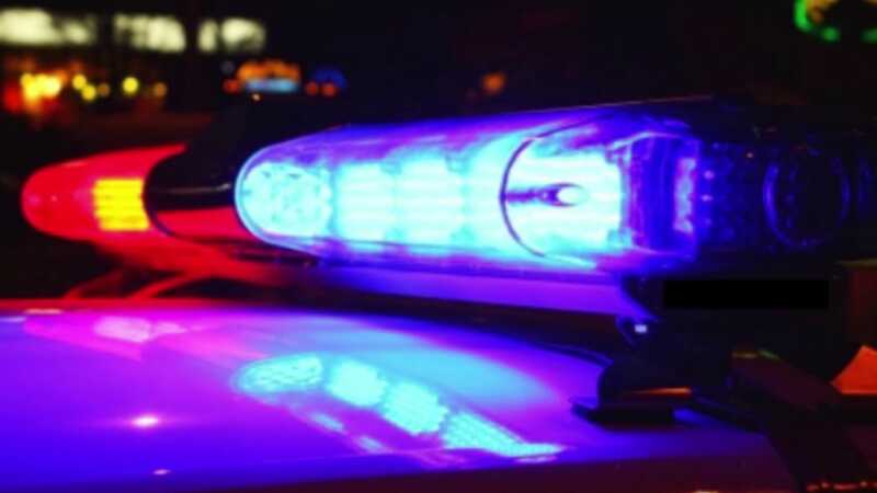 Buscan a un conductor que chocó y mató a dos personas conduc