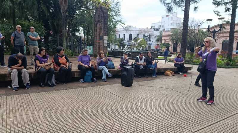 Aumentó el endeudamiento docente en Misiones: “No llegan a fin de mes, están embagallados con distintas financieras” 4 docentes jenesini 1 - 3