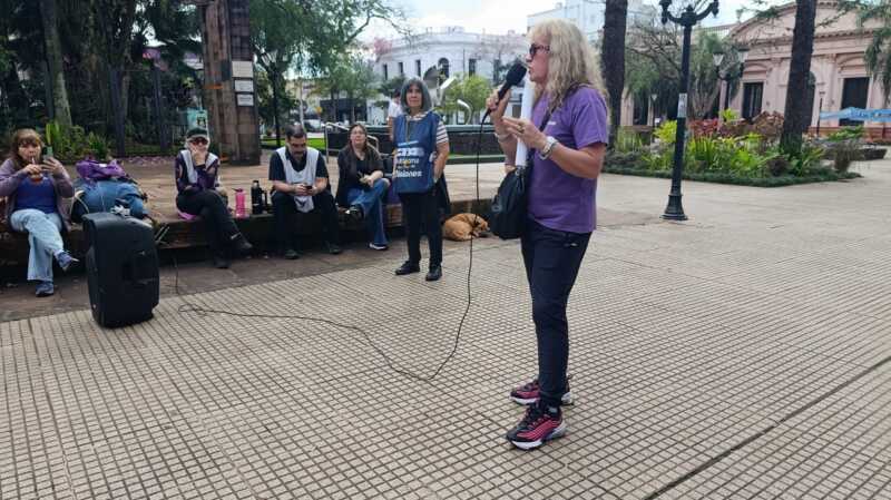 Aumentó el endeudamiento docente en Misiones: “No llegan a fin de mes, están embagallados con distintas financieras” 2 docentes jenesini 3 - 1